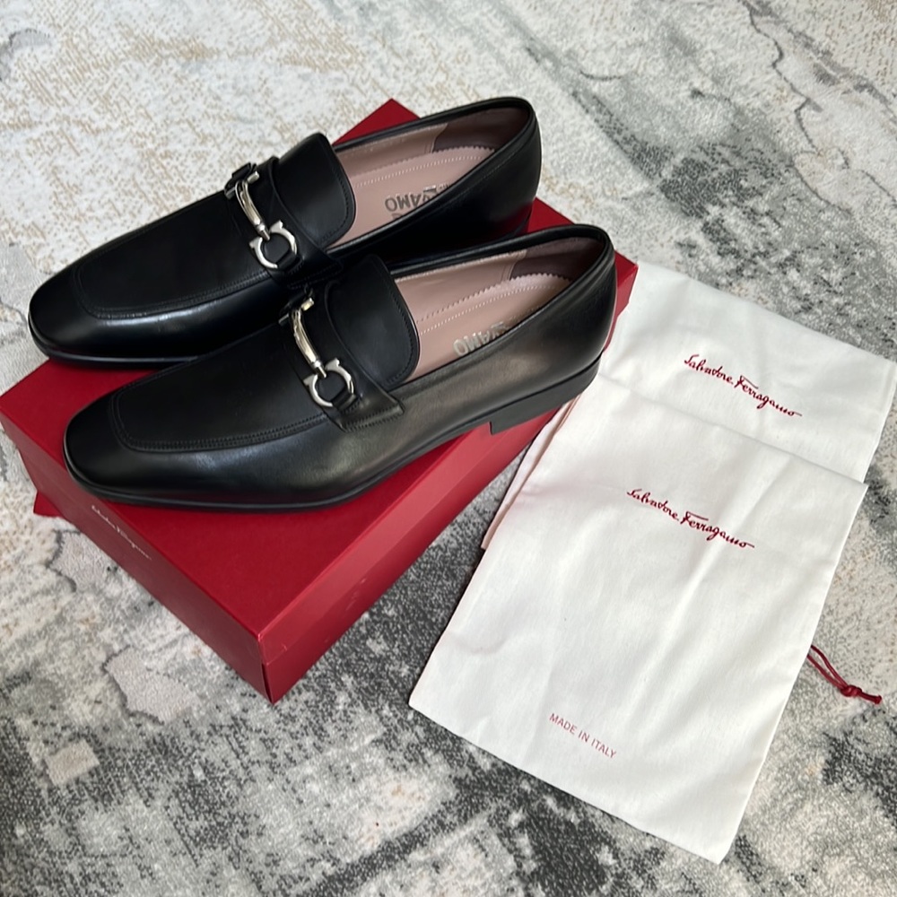AUTHENTIC MENS Salvatore Ferragamo Loafers
